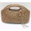 Utilizing the strong tension of the mesh handbags.
